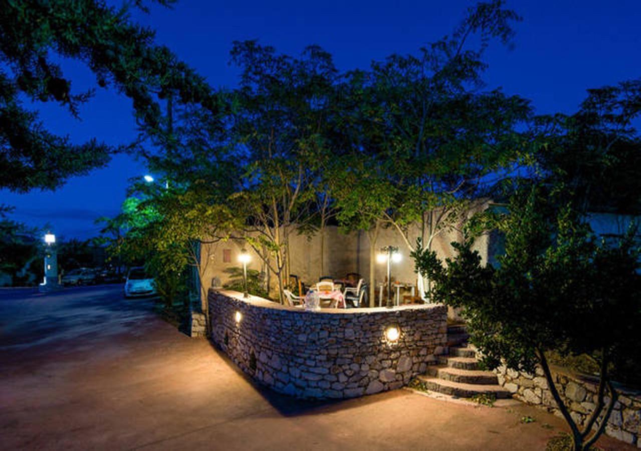 Contaratos Holiday Lettings Livadi  Екстер'єр фото