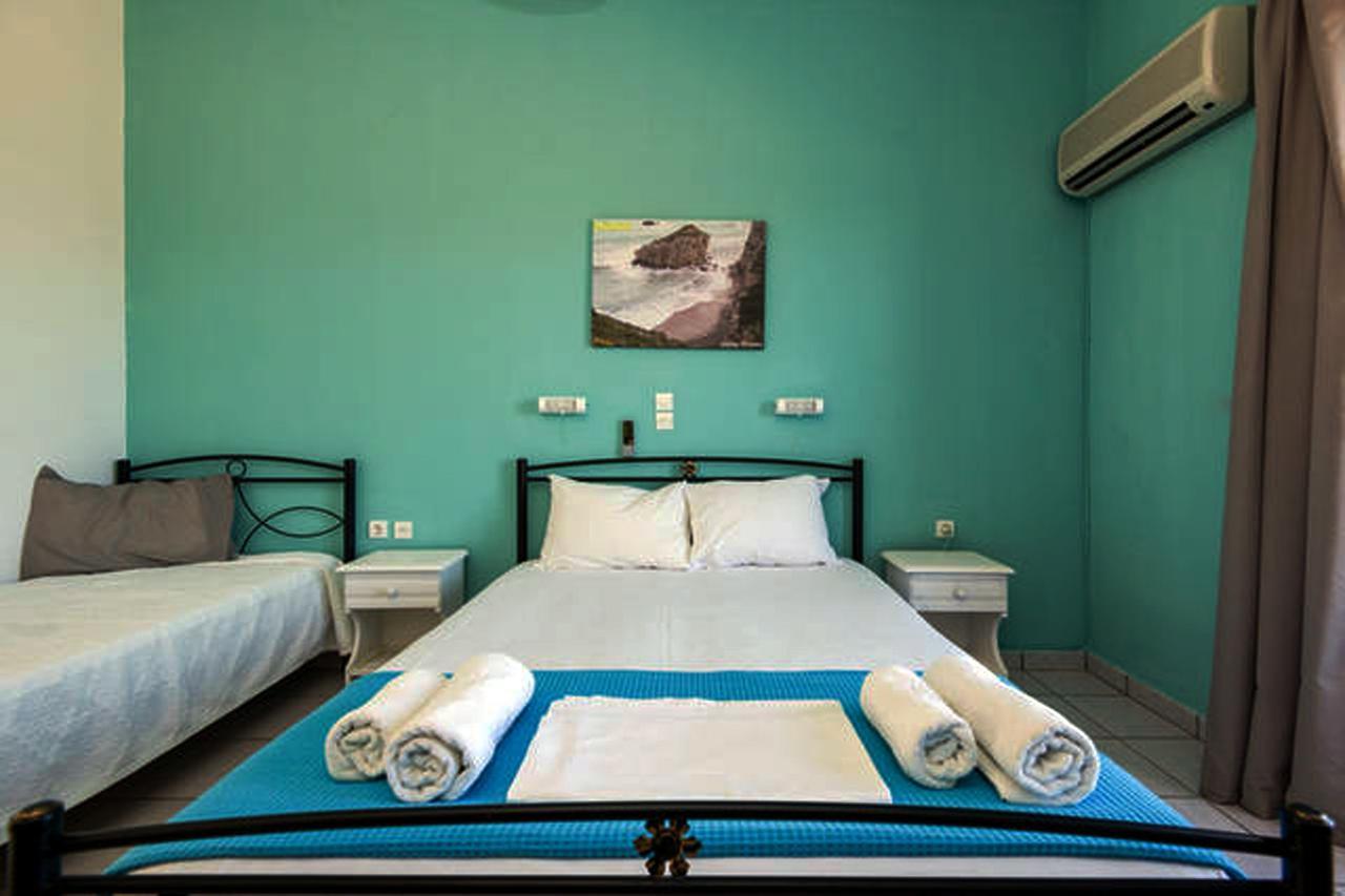 Contaratos Holiday Lettings Livadi  Екстер'єр фото