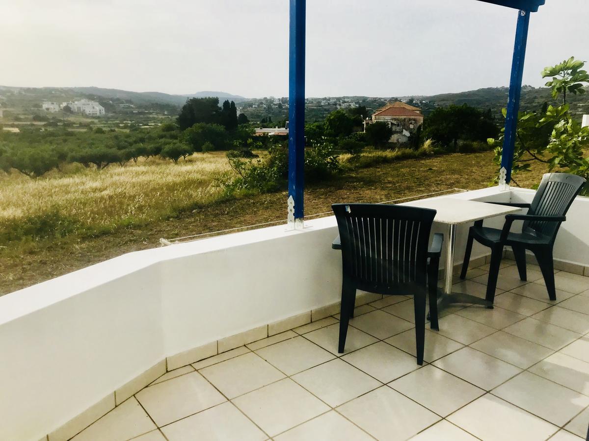 Contaratos Holiday Lettings Livadi  Екстер'єр фото